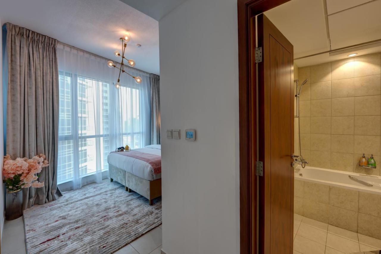 Durrani Homes - Luxe Living With Burj Khalifa And Fountain View - Third Room Without Partition Дубай Экстерьер фото